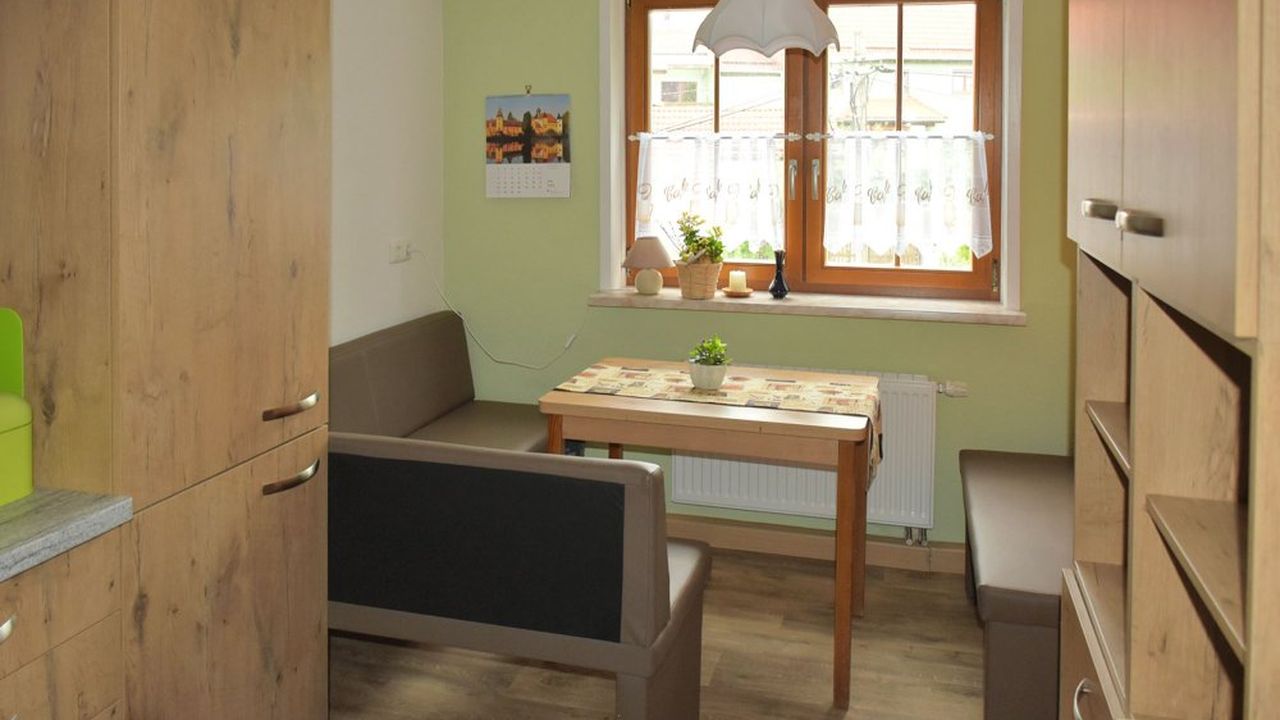 Ferienwohnung 3: Küche mit Sitzecke Ferienwohnung 3: Küche mit Sitzecke